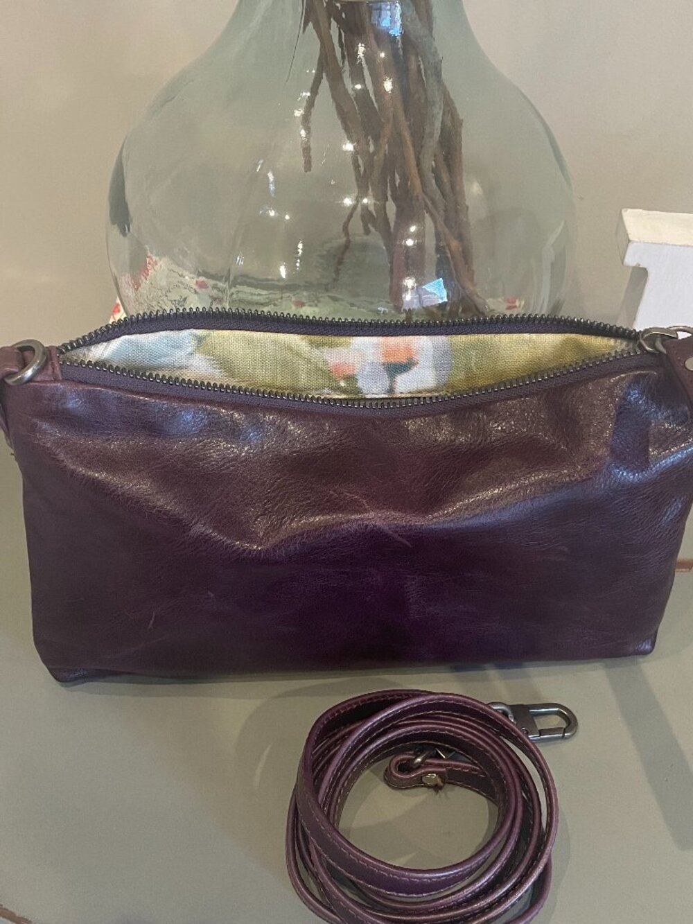 BRAND NEW! ROUGH & TUMBLE PINCHED BOTTOM  SMALL TRAVELER CROSSBODY